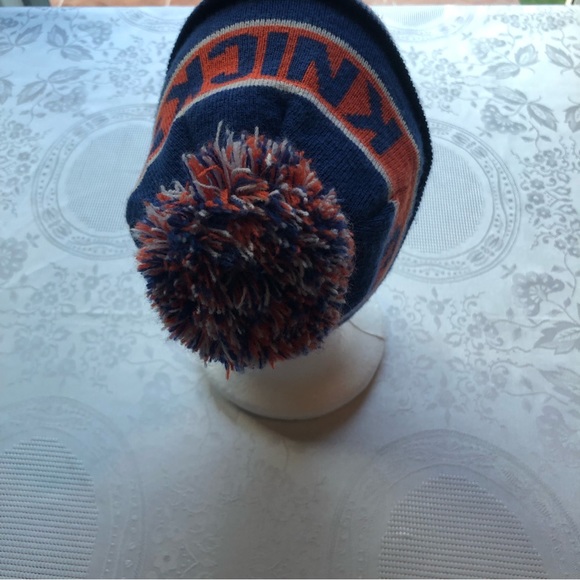 New Era New York Knicks Kids Embroidered OSFM Beanie Hat Blue/Orange Official - Picture 4 of 16